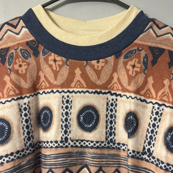 Vintage Pullover! - Picture 2 of 7